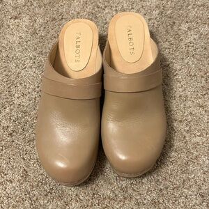 Talbots Clogs 6.5 Tan